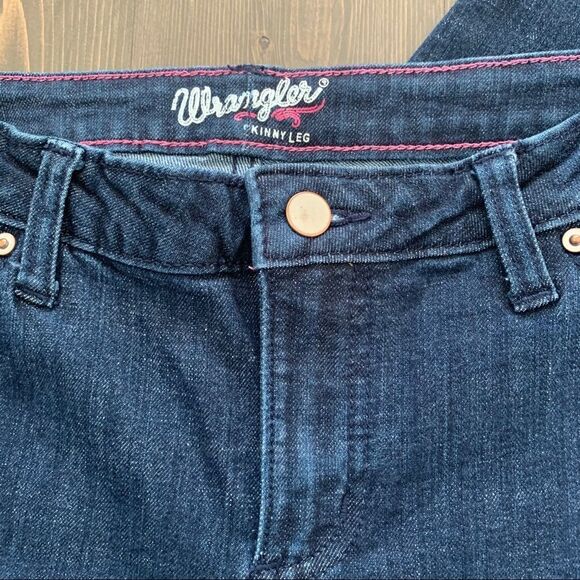 Wrangler Women’s Dark Wash Skinny Jeans Size 5 - Picture 2 of 4